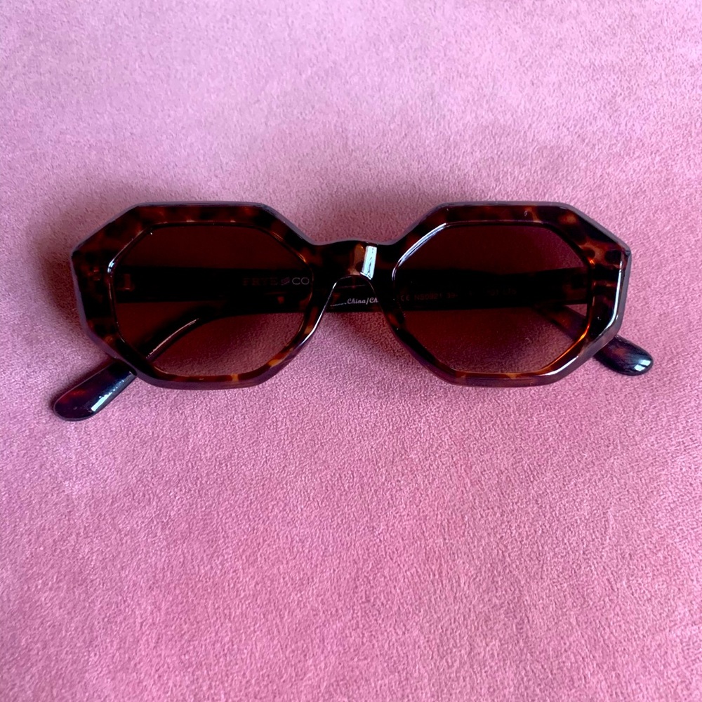 Frye and Co sunglasses